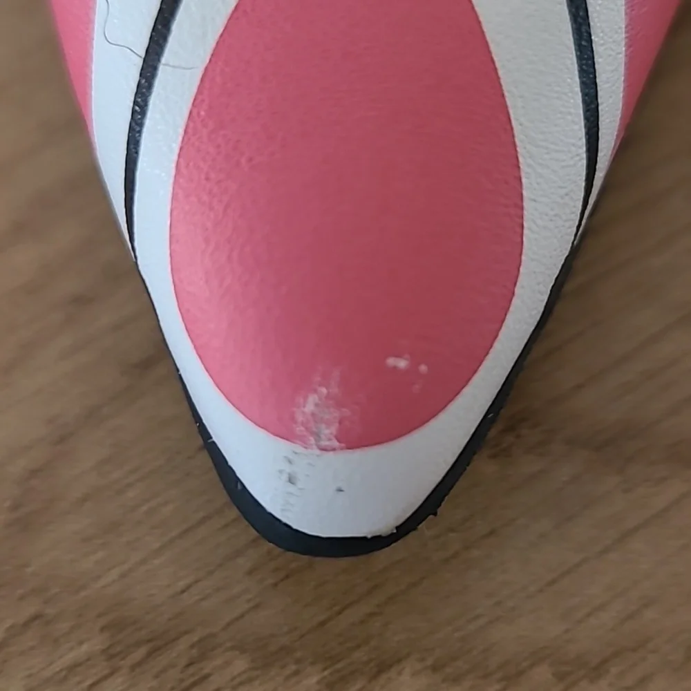 Shoes - Picture 5 of 6